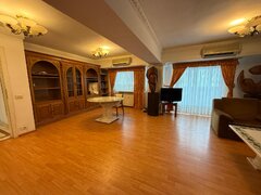 Decebal, Alba Iulia, direct proprietar